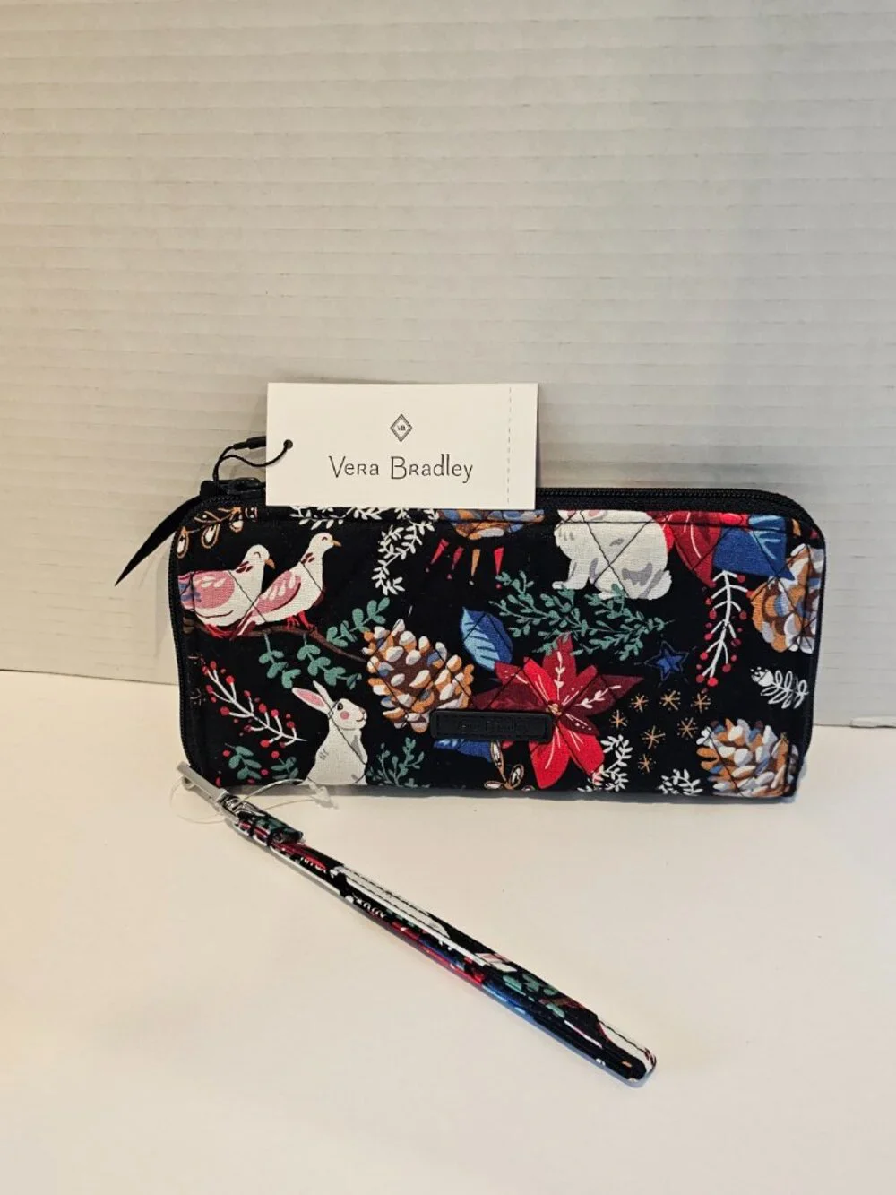NWT Vera Bradley RFID Accordion Wristlet Winter Forest Wallet Floral Animals